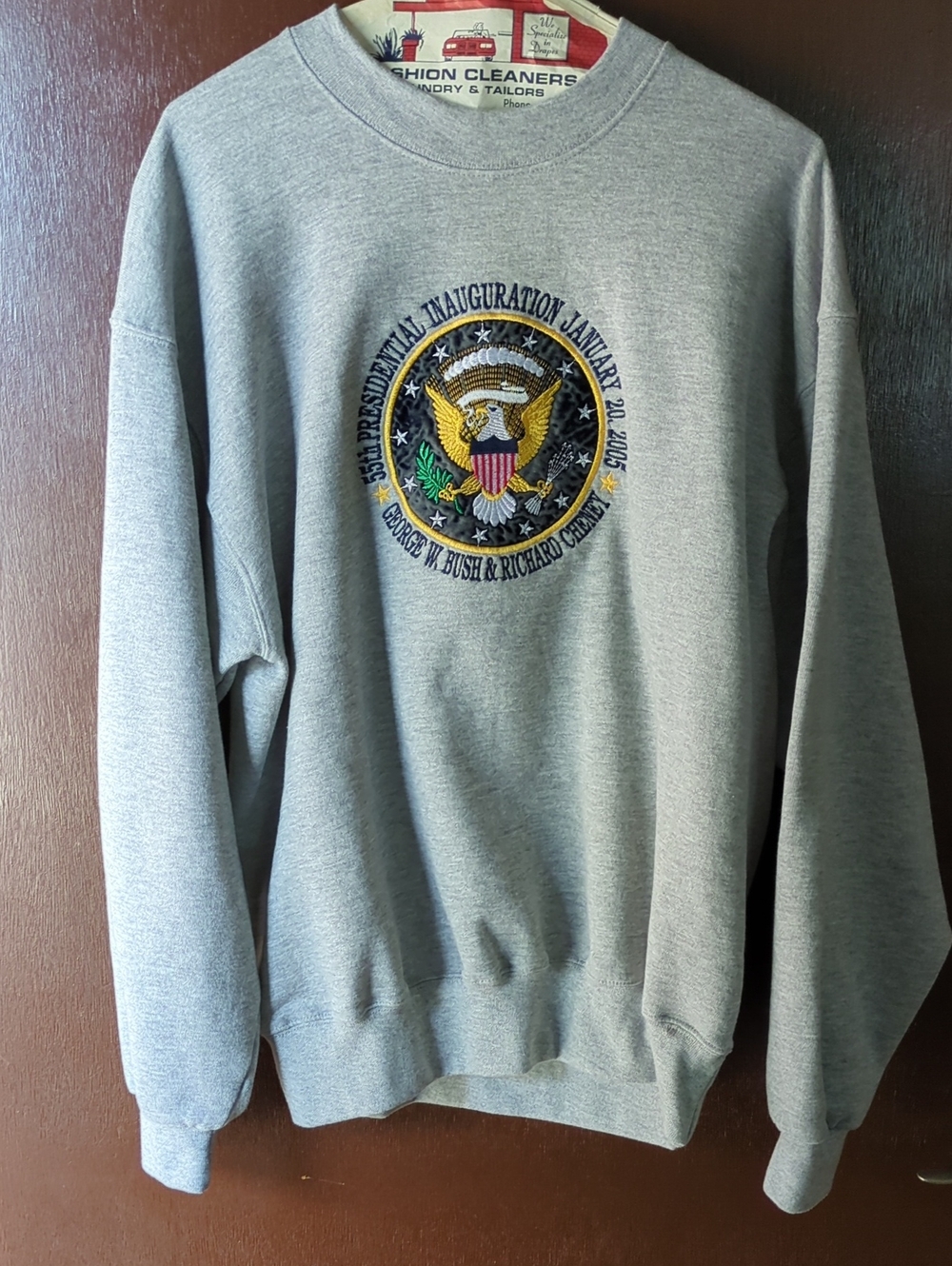 Delta Gray Crewneck Sweatshirt with Presidential Emblem Size L